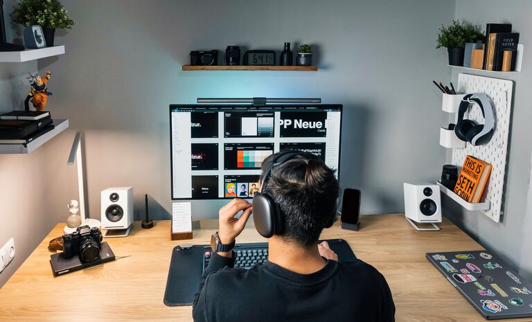 Desk Setup Tips for Focus and Comfort: Create Your Ideal Workspace